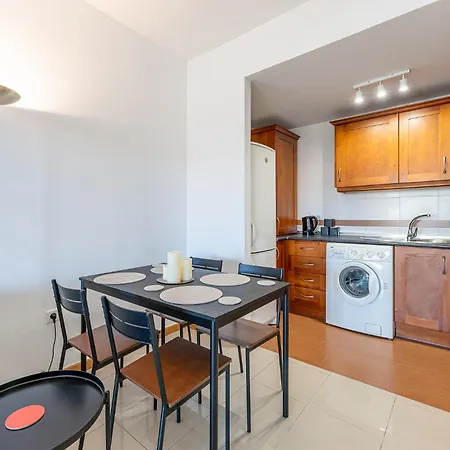 Beautiful 2 Bed Pacos Apartment Fuengirola